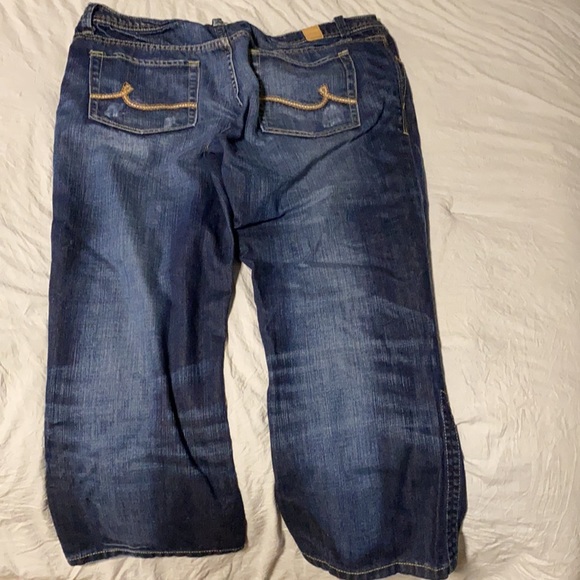 Women Capri jeans - Picture 2 of 3